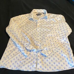 Men’s Tommy Hilfger button down shirt
